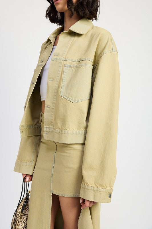 Oversized denim jacket - back view